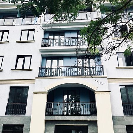 Style Apartments By Happy Place Tbilisi Ngoại thất bức ảnh